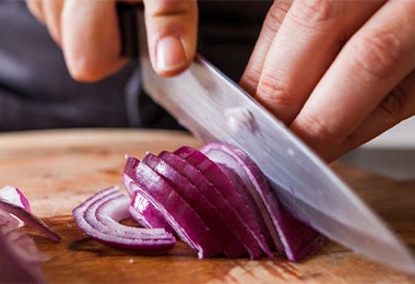 Dominar técnicas con cuchillo, qué hacer al cortarse en la cocina