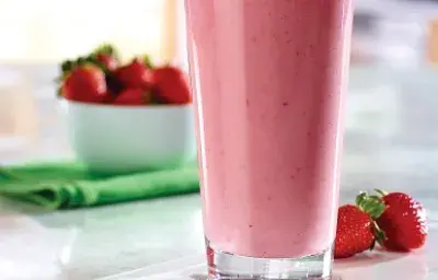 Licuado de fresas y arándanos