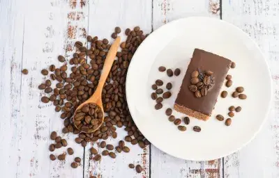 Torta helada de café y almendras