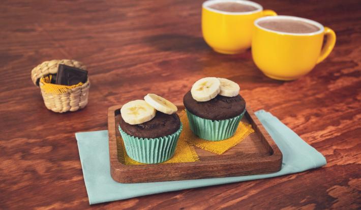 CUPCAKES de CHOCOLATE con PLÁTANO preparadas con Chocolate ABUELITA® Reducido en Azúca