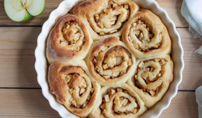 Rolls de manzana y leche condensada